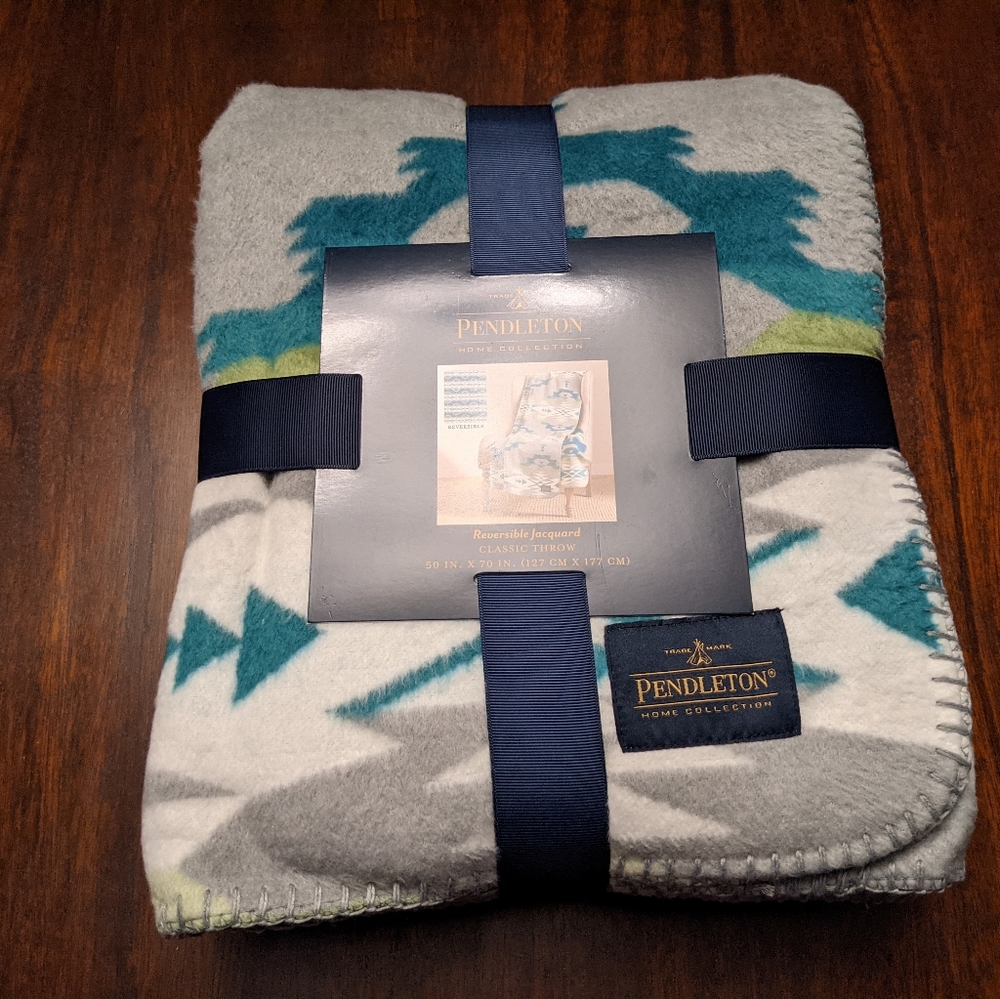 Pendleton Home Collection Reversible Throw